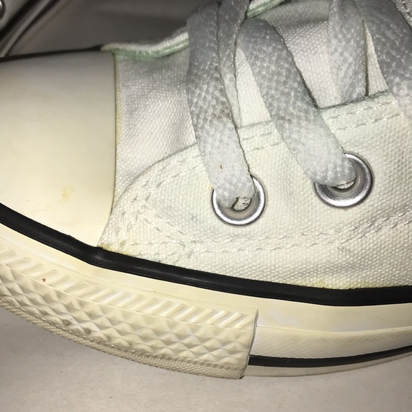 Women’s Low Top White Converse Size 6 - Picture 3 of 12